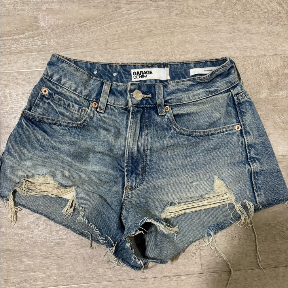 Garage festival shorts 00